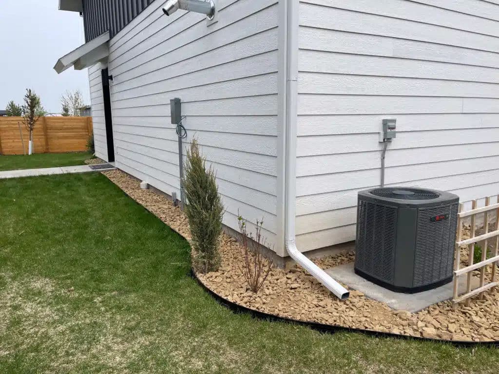 Blog post How to Incorporate Hardscaping in a Garden Design? image