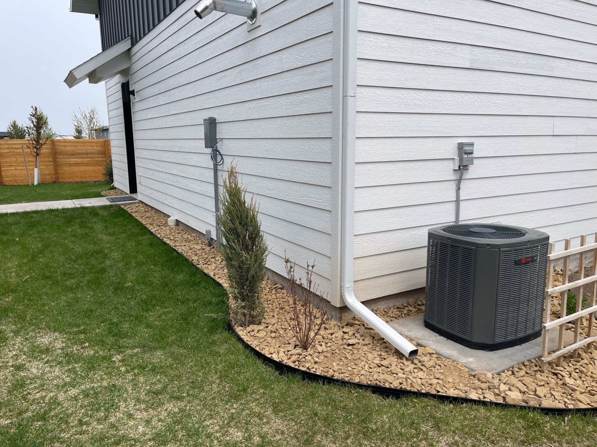 Pros/Cons of Landscape Edging Top Dog Landscaping and Snow Removal